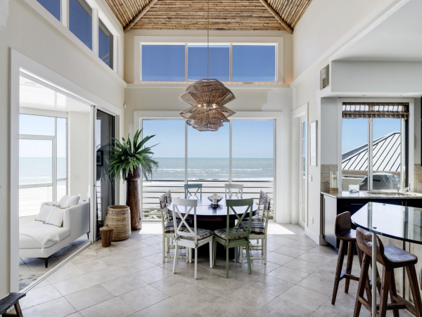 Beachfront Home on Sanibel Island – Ideal for Relaxation
